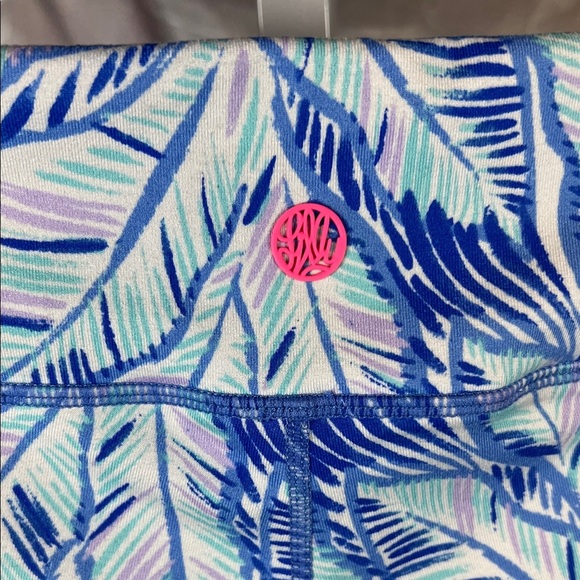 Lilly Pulitzer Blue and Pink Tropical Leggings - Picture 3 of 4